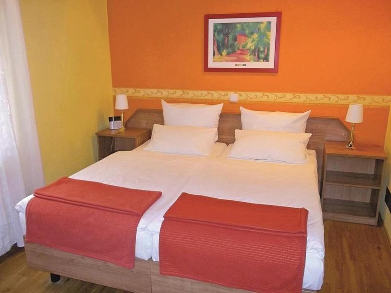 Pension Garni Brunnenhof Schwandorf Exterior foto